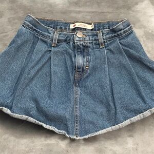 Levi’s Girls Size 10 Regular High Rise Pleated Jean Skort